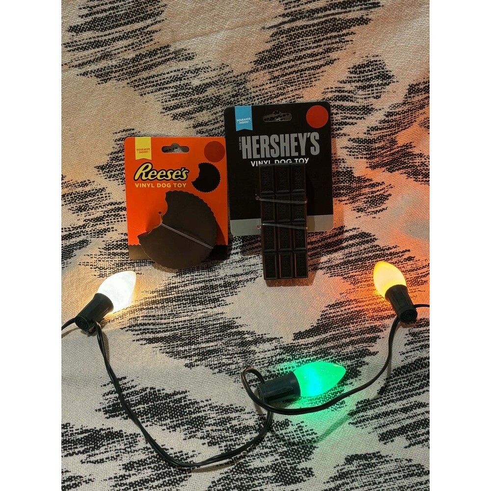 Hershey’s Reese’s Christmas Stocking Stuffer Dog Toy w/ Squeakers Lot Of 2 New